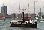 WOLTMANN im Mai 2006 (Hafengeburtstag), Hamburg, Elbe (scan vom Foto) /    Dampfschlepper / Lüa 22,24 m, B 5,54 m, Tg 2,8 m / 1 Zweifachexpansionsmaschine 177 kW (240 PS), 1 Propeller  / gebaut