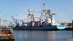 MAERSK NEWBURY (IMO 9231470) am 26.8.2018, Hamburg, Hansahafen /
Ex-Namen: CAP BISTI bis 07.2011 > LIBRA HOUSTON bis 07.2006 > CAROLINE SCHULTE bis 06.2002 /
Containerschiff / BRZ 26.718 / Lüa 210 m, B 30,2 m, Tg 11,5 m / 1 Diesel, Sulzer  7RTA 72 U, 21.558kW (29.319 PS), 21,9 kn / 2.556 TEU, davon 600 Reefer  / gebaut 2001 bei Hyundai Heavy Industries, Ulsan, Südkorea / Eigner + Manager: Bernhard Schulte Shipmanagement (BSM Deutschland) / Flagge + Heimathafen: Singapur/
