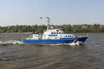 WS 1 BÜRGERMEISTER BRAUER (IMO 9015959) Hamburg, Elbe Höhe Bubendeyufer /
Küstenstreifenboot der WSP Hamburg / BRZ 140 / Lüa 29,5 m, B 6,4 m, Tg 2,0 m / 3 Diesel, MWM, ges. 1962 kW, 2668 PS, 23 kn, 2004 Austausch der Außenmotore, KHD, ges. 1974 kW, 2685 PS, 23 kn, 1 Bugstrahlruder, 50 kW / 1 offenes Tochterboot in Heckwanne, 2009 ersetzt durch geschlossene Alu-Boote  / gebaut 1992 bei Fassmer, Berne, Typ FPB 29 / 
