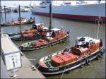 Kleine Hafen-Schlepper im Hamburger Hafen, aufgenommen im Juli 2005.