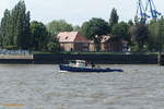 OTTO HÖCH (H 4002) am 14.6.2019, Hamburg, Elbe Höhe Landungsbrücken /

Schlepper+Eisbrecher der Hamburg Port Authority (HPA), jetzt in den Farben der „Flotte Hamburg“ / Lüa 21,5 m, B 6,17 m, Tg 1,83 m / 1 MWM-Diesel, 257kW, 9,75 kn / 1949 bei Scheel & Jöhnk, Hamburg-Harburg /
