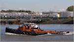 Der Schlepper SCHLEPPKO 7 (ENI 05106700) ist in Hamburg-Finkenwerder unterwegs. Er ist 22,10 m lang, 6,11 m breit und hat eine Pfahlzug von ca. 10 t. Heimathafen ist Hamburg. 07.11.2019