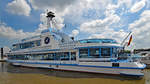 Fahrgastschiff HAMBURG am 26.05.2020 im Hafen von Hamburg.