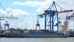Das Feederschiff Name:  BJORK  ist für die X-Press Feeder Agency im Einsatz, es fährt unter der Flagge von Antigua & Barbuda, Baujahr: 2001, Länge: 134,44 m Breite: 22,75 m Tiefgang: 8,70 m Maschinenleistung: 8510 KW  Geschwindigkeit: 18,50 Kn Container: 868 TEU am 20.07.20 Hamburger Hafen.