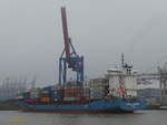 NORDIC HAMBURG (IMO 9514755) am 11.11.2020: Hamburg bei nebligem Wetter, Elbe, beim Ablegen vom Container Terminal Burchardkai, Stromliegeplatz Athabaskakai /

Feederschiff / BRZ 10.585 / Lüa 151,72 m, B 23,4 m, Tg 8,0 m / TEU 1.036 / 1 Diesel, MaK 9M43, 9.000 kW, 18,5 kn / 2010 bei Jiangdong Shipyard , Wuhu, China / Flagge: Zypern, Heimathafen: Limassol /
