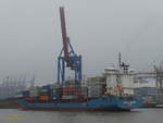 NORDIC HAMBURG (IMO 9514755) am 11.11.2020: Hamburg bei nebligem Wetter, Elbe, beim Ablegen vom Container Terminal Burchardkai, Stromliegeplatz Athabaskakai /    Feederschiff / BRZ 10.585 / Lüa