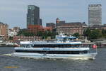 LA PALOMA (ENI 04811010) am 16.7.2021, Hamburg, Elbe Höhe Landungsbrücken /
Ex-Name: ANJA /
Fahrgastschiff / Lüa 45,0 m, B 10,8 m, Tg 1,3 m / max. 400 Pass. / 2 Volvo-Penta-Diesel  D13B-N, ges. 662 kW (900 PS), 2 Schottelpropeller, 1 Bugstrahlruder, Schottel Pump-Jet 110 kW (150 PS) / gebaut 2013 bei LUX-Werft, Niederkassel Mondorf / Eigner: Rainer Abicht Elbreederei, Flagge: D, Heimathafen: Hamburg /
