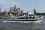 LA PALOMA (ENI 04811010) am 16.7.2021, Hamburg, Elbe Höhe Landungsbrücken /
Ex-Name: ANJA /
Fahrgastschiff / Lüa 45,0 m, B 10,8 m, Tg 1,3 m / max. 400 Pass. / 2 Volvo-Penta-Diesel  D13B-N, ges. 662 kW (900 PS), 2 Schottelpropeller, 1 Bugstrahlruder, Schottel Pump-Jet 110 kW (150 PS) / gebaut 2013 bei LUX-Werft, Niederkassel Mondorf / Eigner: Rainer Abicht Elbreederei, Flagge: D, Heimathafen: Hamburg /
