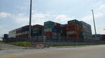 Hamburg am 16.7.2021: Containerlagerplatz am Köhlbrandhöft /