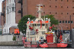 Feuerlöschboot BRANDDIREKTOR WESTPHAL (ENI 04812840) am 16.09.2021 im Hafen von Hamburg unweit der Elbphilharmonie