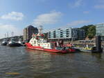 BRANDDIREKTOR WESTPHAL (ENI 04812840) am 3.9.2021, Hamburg, Elbe, Liegeplatz Schlepperponton Neumühlen /  Feuerlöschboot / Klasse LB 40 / Lüa 43,5 m, B 9,8  m, Tg 2,85 m / 2