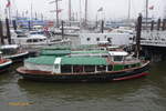 TRAVE (H 3084) am 17.12.2021, Hamburg, Elbe, Winterfest am Ehlers Liegeplatz im Niederhafen (City-Sportboothafen) /  Barkasse /  Lüa 14,34 m, B 3,63 m / 1 Diesel 166 kW (226 PS)  / Zulassung