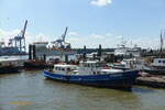 OTTENSTREUER (ENI 05105640) am 9.8.2022, Hamburg, Elbe, Museumshafen Övelgönne /    Ex-Namen: WS 33 (1992-2007), WS 3 (1958-1991) /    Schweres Hafenstreifenboot der Wasserschutzpolizei
