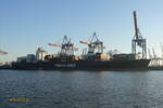 JAZAN (IMO 9349540) am 17.12.2022, Hamburg, Elbe, Terminal Burchardkai /
Containerschiff / BRZ 75.579 / Lüa 305,4 m, B 40,05 m, Tg 14,5 m / 1 Diesel, Wärtsilä RT-flex96C , 68.382 kW (92.974 PS), 25,16 kn / 6.921 TEU, davon 486 Reefer Stellplätze / gebaut 2008 in Ulsan, Süd Korea / Flagge: Liberia, Heimathafen: Monrovia / Eigner: United Arab Shipping, Operator: Hapag-Lloyd, Hamburg / 
