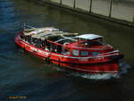 TOKYO (ENI 05108800) am 21.4.2008, Hamburg, Elbe hinter der Überseebrücke / 
ex HILDEGARD, (H18622)  /
Barkasse / Lüa 16,5 m, B 4,1 m, TG 1,3 m  /  73 Fahrgäste / 1 Diesel, 168 PS / gebaut 1950, Bonne-Werft, HH-Wilhelmsburg / 24. Mai 2014 an den St. Pauli Landungsbrücken komplett ausgebrannt / 2014 repariert und umgebaut / 
