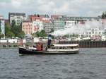 Hamburg i Mai 03,CLAUS D vor den Husern der hamburger Hafenstr.