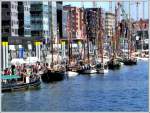 Am 20.September 08 wurde in der Hamburger Hafencity ein  Traditionsschiffhafen  am Sandtorkai eingeweiht.