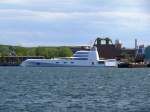  Vielleicht die Megayacht eines lscheich - oder was ist das fr ein Schiff, das am 14.05.2009 bei Howaldtswerke Deutsche Werft AG (HDW) in Kiel liegt?  dachte ich und jetzt fand ich den Kommentar von