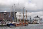 Dreimast-Gaffelschoner  Amphitrite  auf der Kieler Woche 2009. Lg.44,33m - Br.5,72m - Tg.3,90m - Segelflche 540m2 - 2x 173 KW. Bauj. 1887 