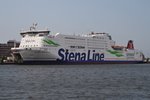 Stena Germanica liegt am 30.5.2016 untypischerweise mit geöffneter Bugklappe am Stammliegeplatz dem Schwedenkai in Kiel.
