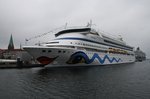 AIDAvita hat am Morgen des 16.7.2016 am Kieler Sartorikai festgemacht, auf dem Weg von Århus nach Lerwick stand in Kiel noch ein Passagierwechsel an.