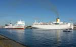 Lübeck-Travemünde,heute ist Hochbetrieb, die Costa Marina liegt im Travemünder Hafen am Ostpreußenkai und ein RO-RO Schiff von der Russ-Rederei läuft Richtung Ostsee aus.Aufgenommen am 4.6.2011