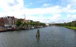 Lbeck Holstenhafen, An der Untertrave liegt eine Reihe von Museumsschiffen, und Oldtimer die mitunter noch fr kleine Trns gechartert werden ...