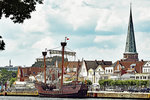 Kraweel LISA VON LÜBECK im Hafen von Lübeck-Travemünde.