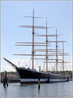 Die 1911 bei Blohm & Voss in Hamburg gebaute PASSAT liegt seit 1960 als Museumsschiff in Lübeck-Travemünde. Sie gehörte zu den legendären Flying P-Liner der Reederei F. Laeisz. Diese stählerne 4-Mast-Bark hat eine Länge von 115 m, eine Breite von 14,4 m und einen Tiefgang von 7,24 m. Die Tragfähigkeit betrug 4.700 t. Sie konnte bis zu 4.100 m² Segel setzen und damit eine Geschwindigkeit von 17,4 kn erreichen.
