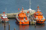 Lotenboote SCHILKSEE und HOLTENAU im Hafen von Lübeck-Travemünde.