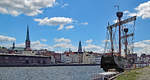 Kraweel LISA VON LÜBECK an ihrem Liegeplatz im Hafen von Lübeck.