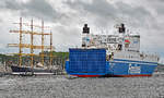 FINNTRADER (IMO 9017769) am 23.06.2018 in Lübeck-Travemünde einlaufend. Links im Bild: Viermastbark PASSAT