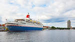 BOUDICCA (IMO 7218395)am 24.06.2018 im Hafen von Lübeck-Travemünde. Im Hintergrund ist das Hotel MARITIM zu erkennen.