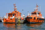 Das Lotsenschiffe Pilot Holtenau (MMSI: 211533730) und Pilot Travemünde (MMSI: 211533370) April 2019 in Travemünde.