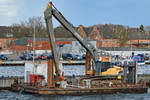 Ponton TR V (ENI 05113640) am 01.03.2020 im Hafen von Lübeck-Travemünde