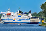 TT-Line-Fährschiff ROBIN HOOD ist am 20.05.2020 in Lübeck-Travemünde eingelaufen und dreht in der Siechenbucht, um dann rückwärts fahrend den zugewiesenen Anleger am