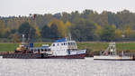 Arbeitsponton TR VIII am 20.10.2020 bei der Herreninsel in Lübeck.