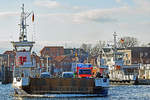 Fähre PÖTENITZ (ENI: 05116870) am 27.02.2021 mit Rettungswagen an Bord auf dem Weg zum Priwall.