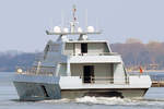 SEACAT 125 (MMSI: 211757350)am 26.03.2021 im Hafen von Lübeck-Travemünde. Das 40 Meter lange Doppelrumpfboot steuert hinaus auf die Ostsee