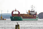 Frachtschiff ST.PAULI (IMO 8214358) am 26.03.2021 im Hafen von Lübeck-Travemünde. Es kommt vom Konstinkai Lübeck und fährt hinaus auf die Ostsee.