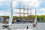 Freizeitboote/Segelboote am 24.5.2021 in Lübeck-Travemünde einlaufend.