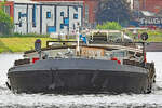 Gütermotorschiff (GMS) FERDINAND (Europa-Nr.: 04001730) am 13.6.2021 im Hafen von Lübeck, hier unweit der Hubbrücke