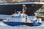 Polizeiboot HABICHT am 21.08.2021 im Hafen von Lübeck-Travemünde bzw. bei der Viermastbark PASSAT