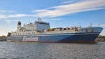 FINNTRADER (IMO 9017769, Finnlines) am  21.01.2022 beim Verlassen des Skandinavienkais in Lübeck-Travemünde