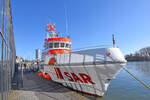 SAR-Boot / Seenotrettungskreuzer FELIX SAND am 26.02.2022 kurz nach Festmachen am Ostpreussenkai in Lübeck-Travemünde