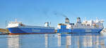 FINNFELLOW (IMO 9145164) am 26.02.2022 beim Verlassen des Skandinavienkais Lübeck-Travemünde. Das Finnlines-Fährschiff passiert gerade die zur selben Reederei gehörende FINNWAVE (IMO 9468932)