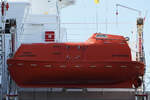 Eines der Rettungsboote des Fährschiffes TIMCA (IMO: 9307358). (Travemünde, März 2022) 