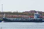 Das Tankschiff FOX SUNRISE (IMO: 9333917) hat in Travemünde angelegt.