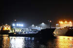 Das Tankschiff FOX SUNRISE (IMO: 9333917) verlässt den Hafen von Travemünde.