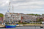 Segelschiff SAFIER am 14.05.2022 bei der Rosenhofbrücke in Lübeck-Travemünde liegend